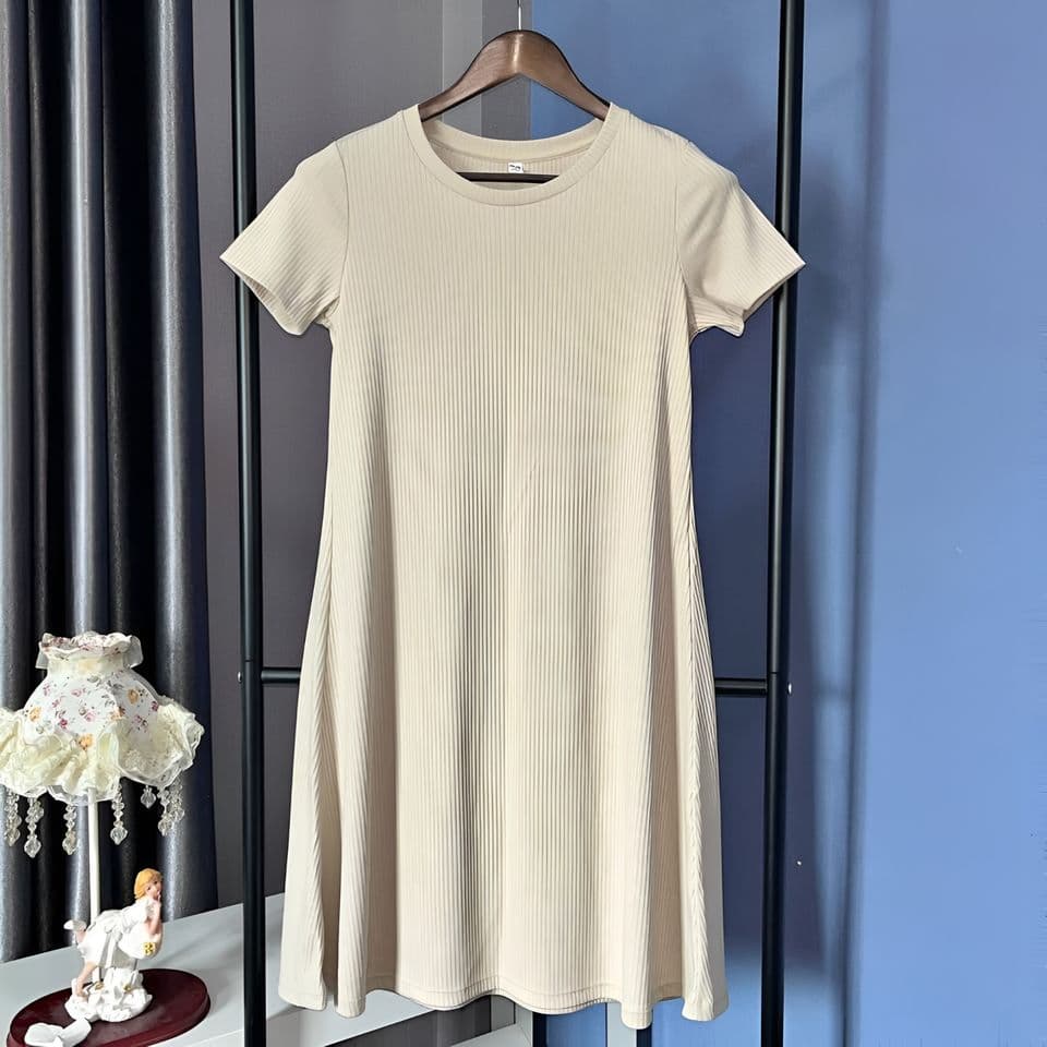 Uniqlo Women's Ribbed Crew Neck Short Sleeve Dress in Cream Color