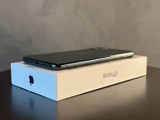 Apple iPhone 11 Pro Max 256 GB - image blurred placeholder