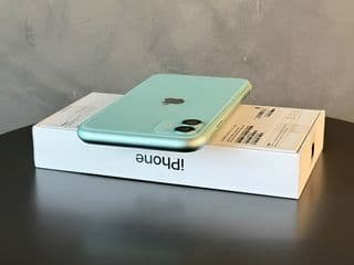 Apple iPhone 11 64GB - image blurred placeholder