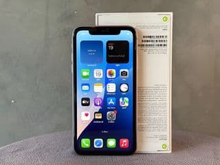 Apple iPhone 11 64GB - image blurred placeholder
