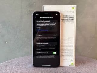 Apple iPhone 11 64GB - image blurred placeholder