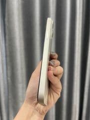 iPhone 14 Plus - image blurred placeholder