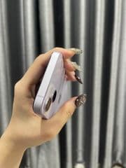 iPhone 14 Plus - image blurred placeholder