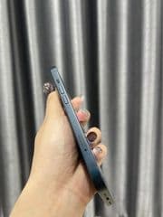 Apple iPhone 14 - image blurred placeholder