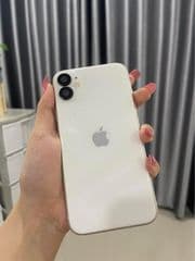 Apple iPhone 11 - image blurred placeholder