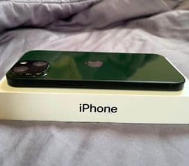 Apple iPhone 13 128GB - image blurred placeholder