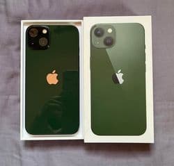 Apple iPhone 13 128GB - image blurred placeholder