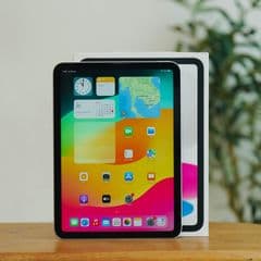 Apple iPad Gen 10 64GB - image blurred placeholder