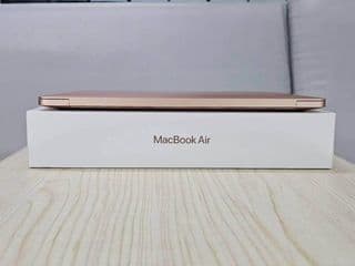 Apple MacBook Air M1 256GB - image blurred placeholder