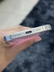 iPhone 16 Pro Max 128 GB - image blurred placeholder