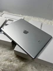 iPad Gen9 64GB - image blurred placeholder