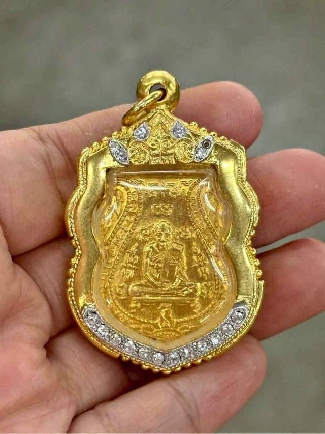 หลวงพ่อกลั่น วัดพระญาติ