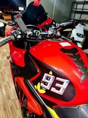 Honda CBR650 - image blurred placeholder