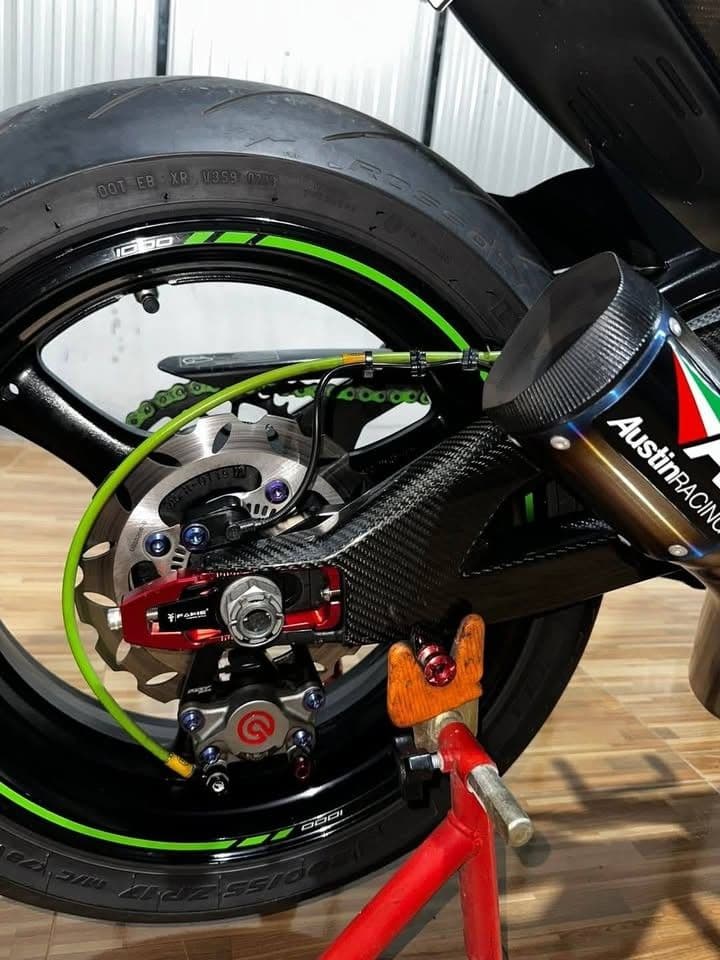 KAWASAKI NINJA ZX10R