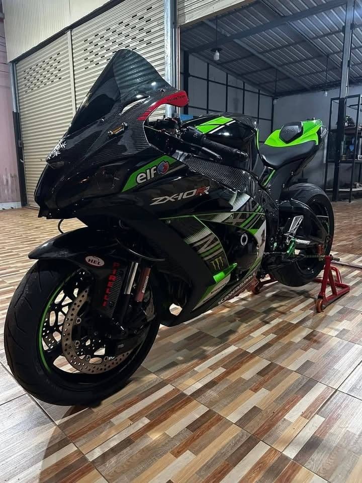 KAWASAKI NINJA ZX10R