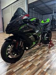 KAWASAKI NINJA ZX10R - image blurred placeholder