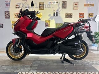 Honda ADV 350 - image blurred placeholder