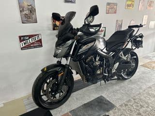 Honda CB650F - image blurred placeholder