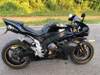 Yamaha YZF-R1, 2008, 30,000km - image blurred placeholder