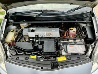 Toyota Prius 1.8 - image blurred placeholder