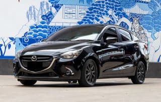 2017 มาสด้า 2 - image blurred placeholder