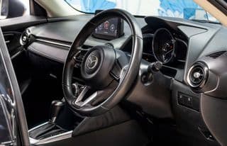 2017 มาสด้า 2 - image blurred placeholder