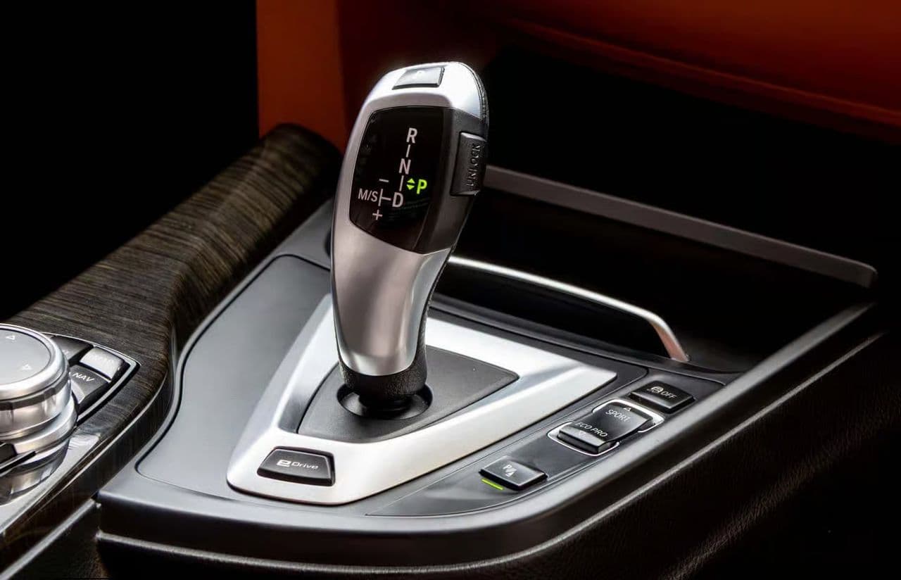 2017 BMW 330E, 76,798km