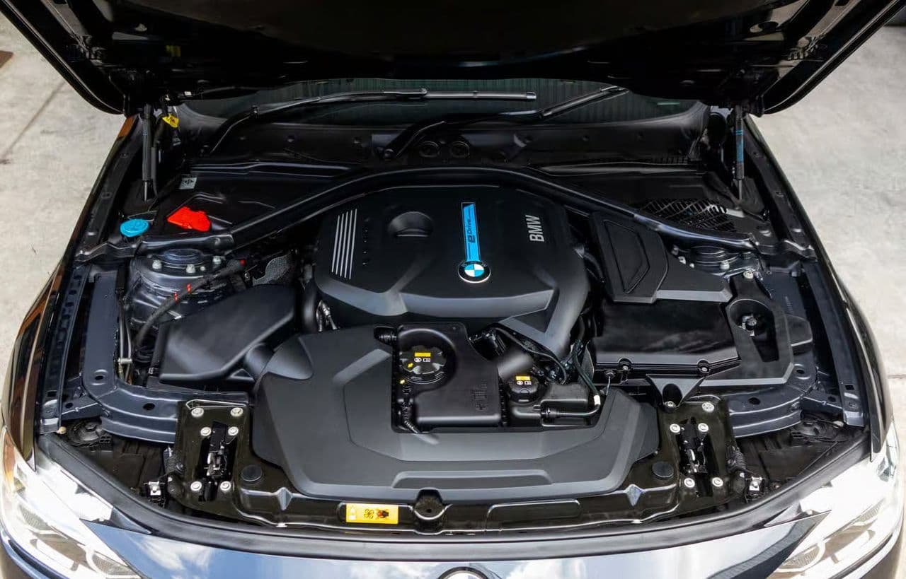 2017 BMW 330E, 76,798km