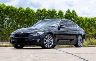 2017 BMW 330E, 76,798km - image blurred placeholder