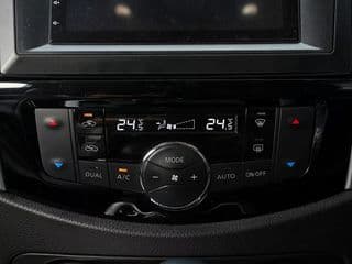 2018 Nissan Terra 4WD - image blurred placeholder