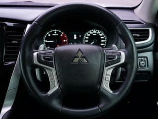 2021 Mitsubishi Pajero Sport GT 2WD - image blurred placeholder