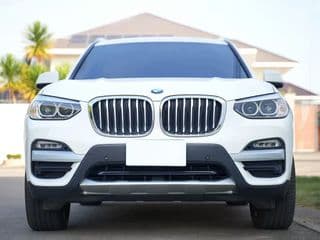 2019 BMW X3 XDRIVE - image blurred placeholder