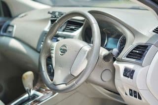 Nissan Sylphy 1.6V Auto - image blurred placeholder