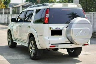 Ford Everest 3.0 LTD 4WD - image blurred placeholder