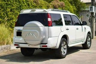 Ford Everest 3.0 LTD 4WD - image blurred placeholder