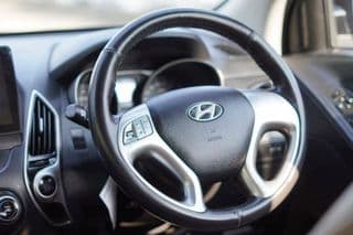 Hyundai Tucson 2.0S - image blurred placeholder