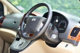 Hyundai H1 Deluxe - image blurred placeholder