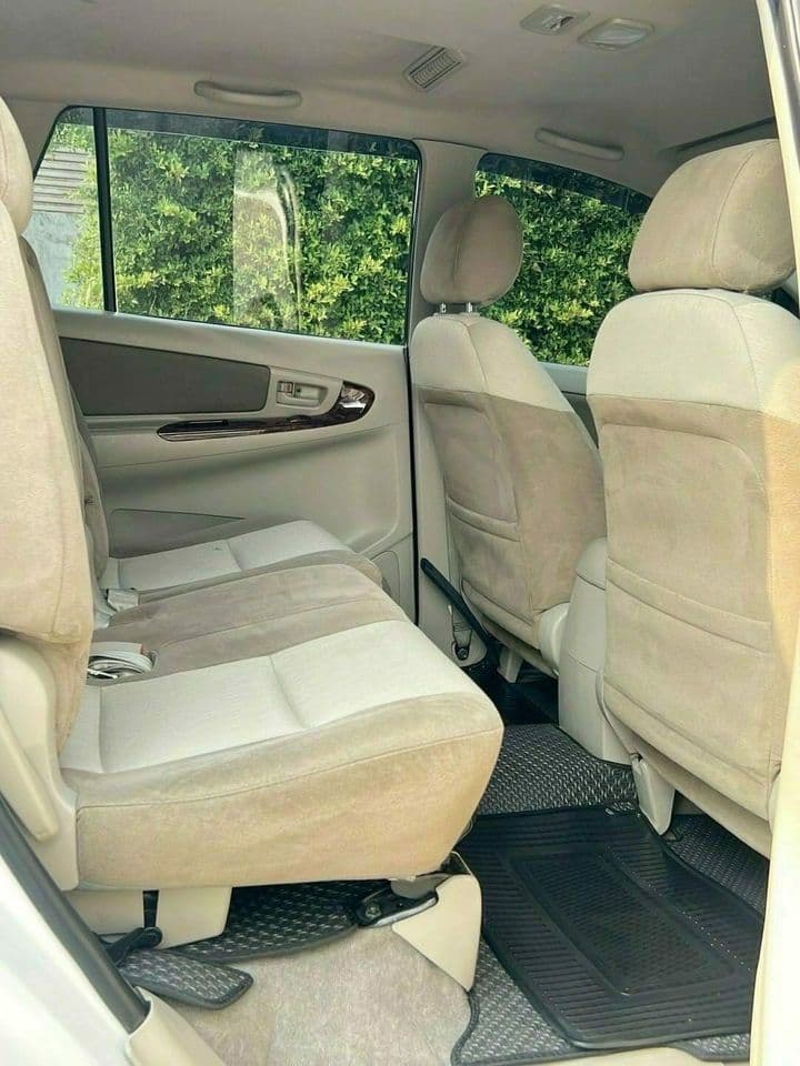 Toyota Innova 2.0G