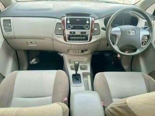 Toyota Innova 2.0G - image blurred placeholder