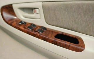 Toyota Innova 2.0G - image blurred placeholder