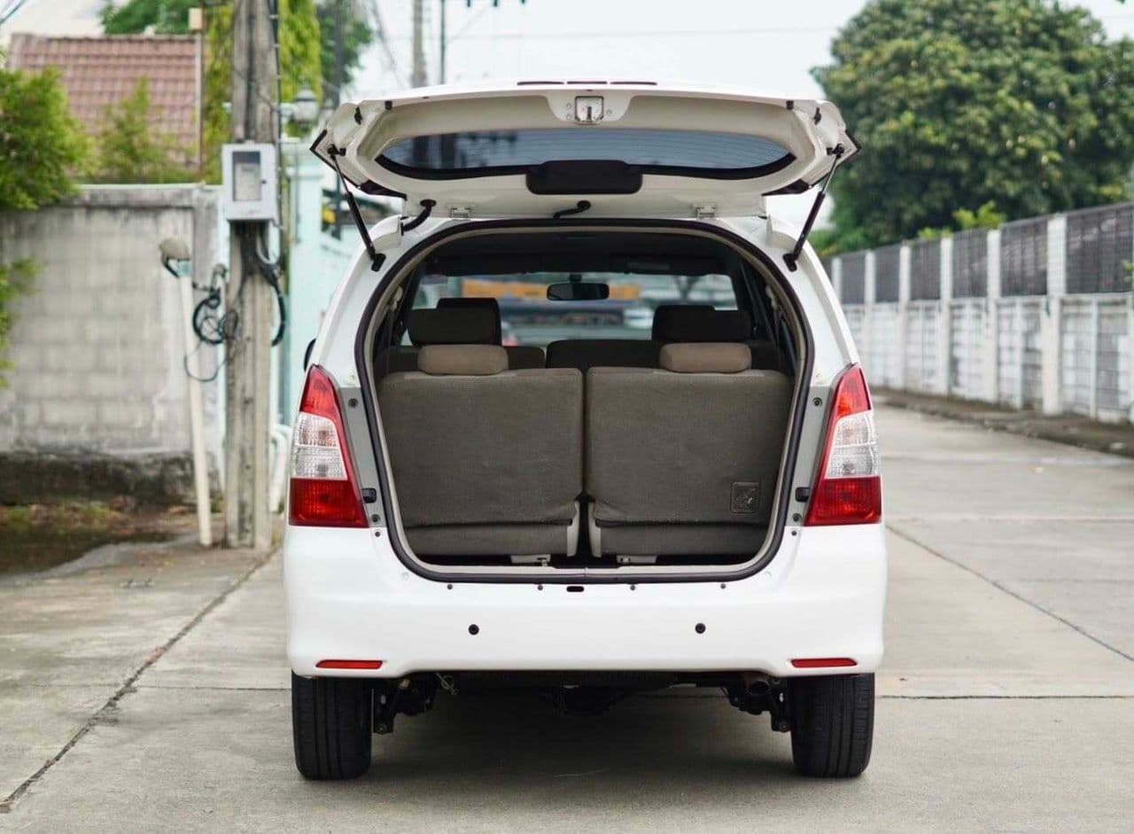 Toyota Innova 2.0G