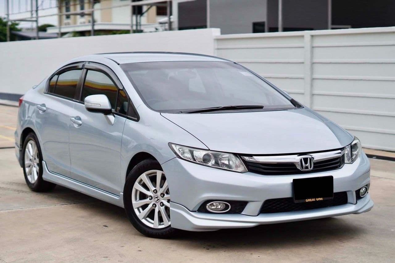 Honda CIVIC 1.8 E