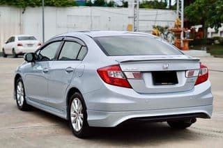 Honda CIVIC 1.8 E - image blurred placeholder