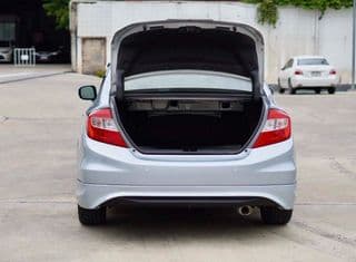 Honda CIVIC 1.8 E - image blurred placeholder