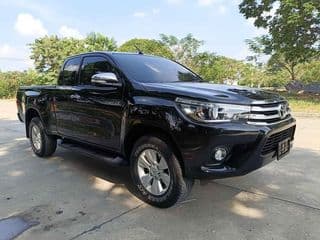 2016 Toyota Hilux Revo - image blurred placeholder