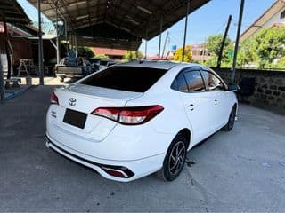 2016 Toyota Yaris Ativ - image blurred placeholder