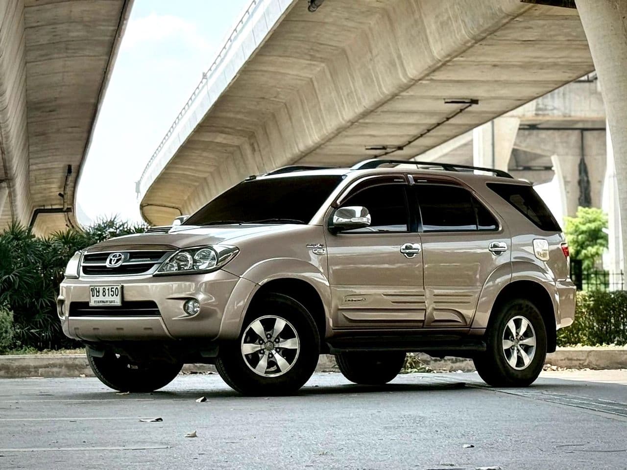 Toyota FORTUNER 3.0 V 4WD AT ปี 2007 จด 08