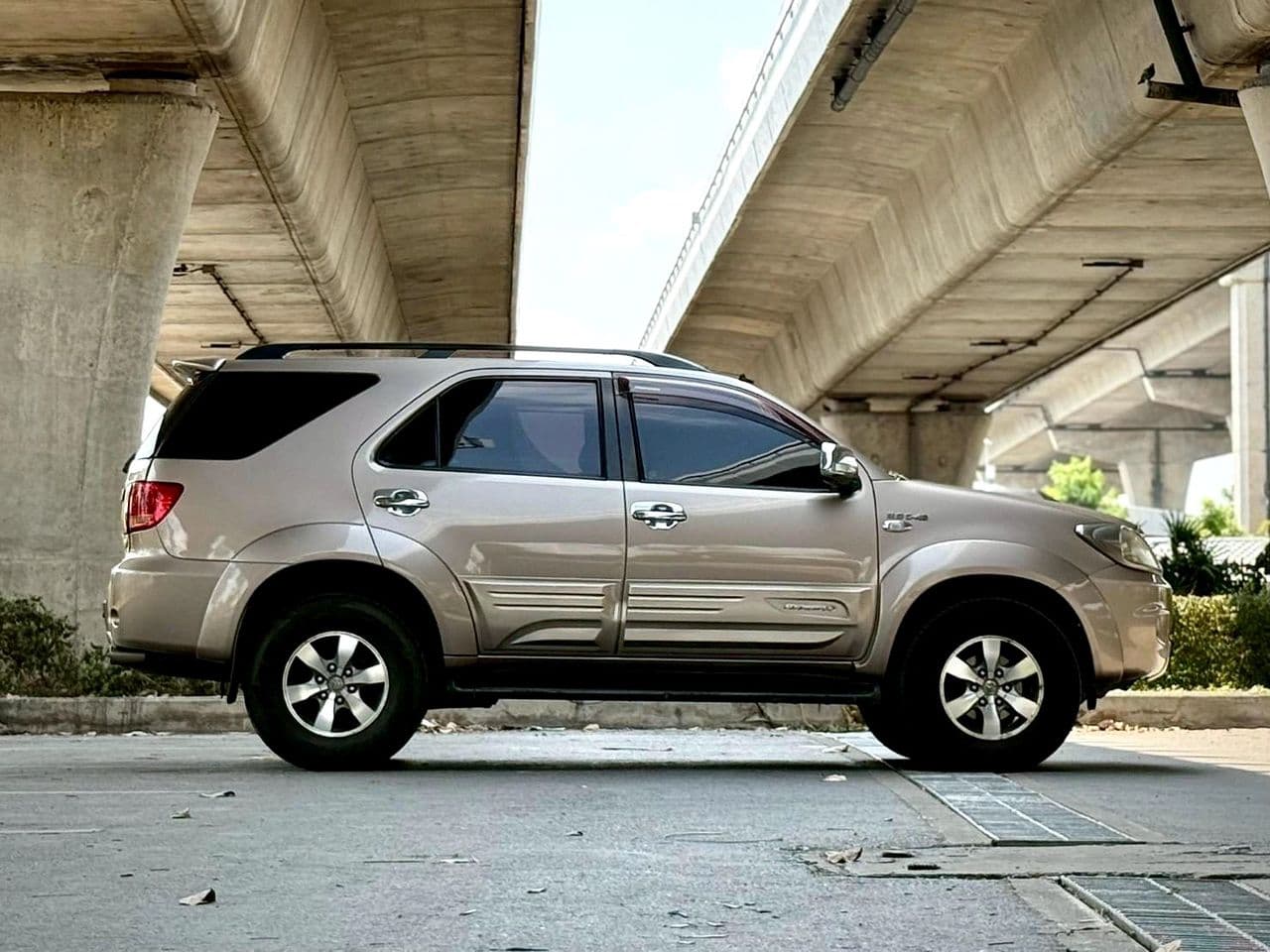 Toyota FORTUNER 3.0 V 4WD AT ปี 2007 จด 08