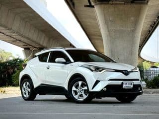 Toyota C-HR 1.8 Hybrid High AT. 2018 Registered 2019 - image blurred placeholder