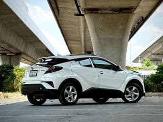 Toyota C-HR 1.8 Hybrid High AT. 2018 Registered 2019 - image blurred placeholder